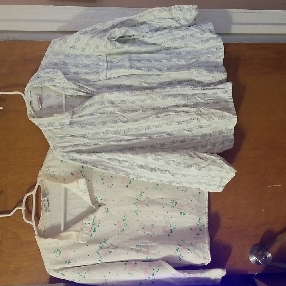 Bundle of 2 PJ Top Size Large: A
